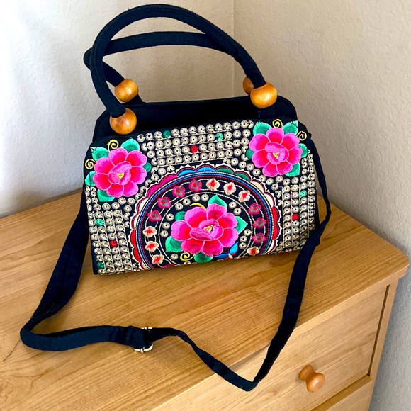 Chinese handmade embroidery crossbody purse - Picture 4 of 5